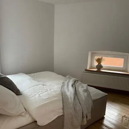 Mosel-charm - Urige Dachgeschosswohnung Fuer 6 Personen - 3 Schlafzimmer, Fahrradkeller & Gratis Wlan - Bg Living & Hosting Apartament Ürzig