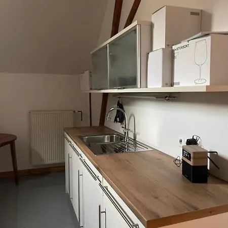 Mosel-charm - Urige Dachgeschosswohnung - 3 Schlafzimmer Fuer 6 Personen - Liebevoll Renoviert & Gemuetlich Uerzig