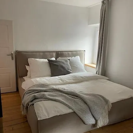 Apartment Mosel-charm - Urige Dachgeschosswohnung - 3 Schlafzimmer Fuer 6 Personen - Liebevoll Renoviert & Gemuetlich Uerzig