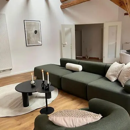 Mosel-charm - Urige Dachgeschosswohnung - 3 Schlafzimmer Fuer 6 Personen - Liebevoll Renoviert & Gemuetlich Apartment Uerzig