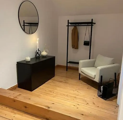 Mosel-charm - Urige Dachgeschosswohnung Fuer 6 Personen - 3 Schlafzimmer, Fahrradkeller & Gratis Wlan - Bg Living & Hosting Ürzig