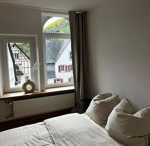 Mosel-charm - Urige Dachgeschosswohnung Fuer 6 Personen - 3 Schlafzimmer, Fahrradkeller & Gratis Wlan - Bg Living & Hosting