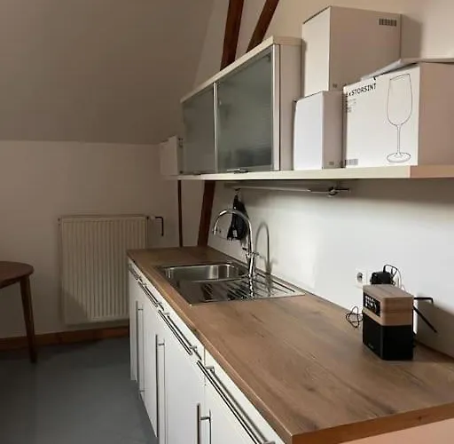 Mosel-charm - Urige Dachgeschosswohnung Fuer 6 Personen - 3 Schlafzimmer, Fahrradkeller & Gratis Wlan - Bg Living & Hosting Ürzig