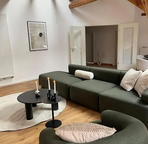 Mosel-charm - Urige Dachgeschosswohnung Fuer 6 Personen - 3 Schlafzimmer, Fahrradkeller & Gratis Wlan - Bg Living & Hosting דירה Ürzig